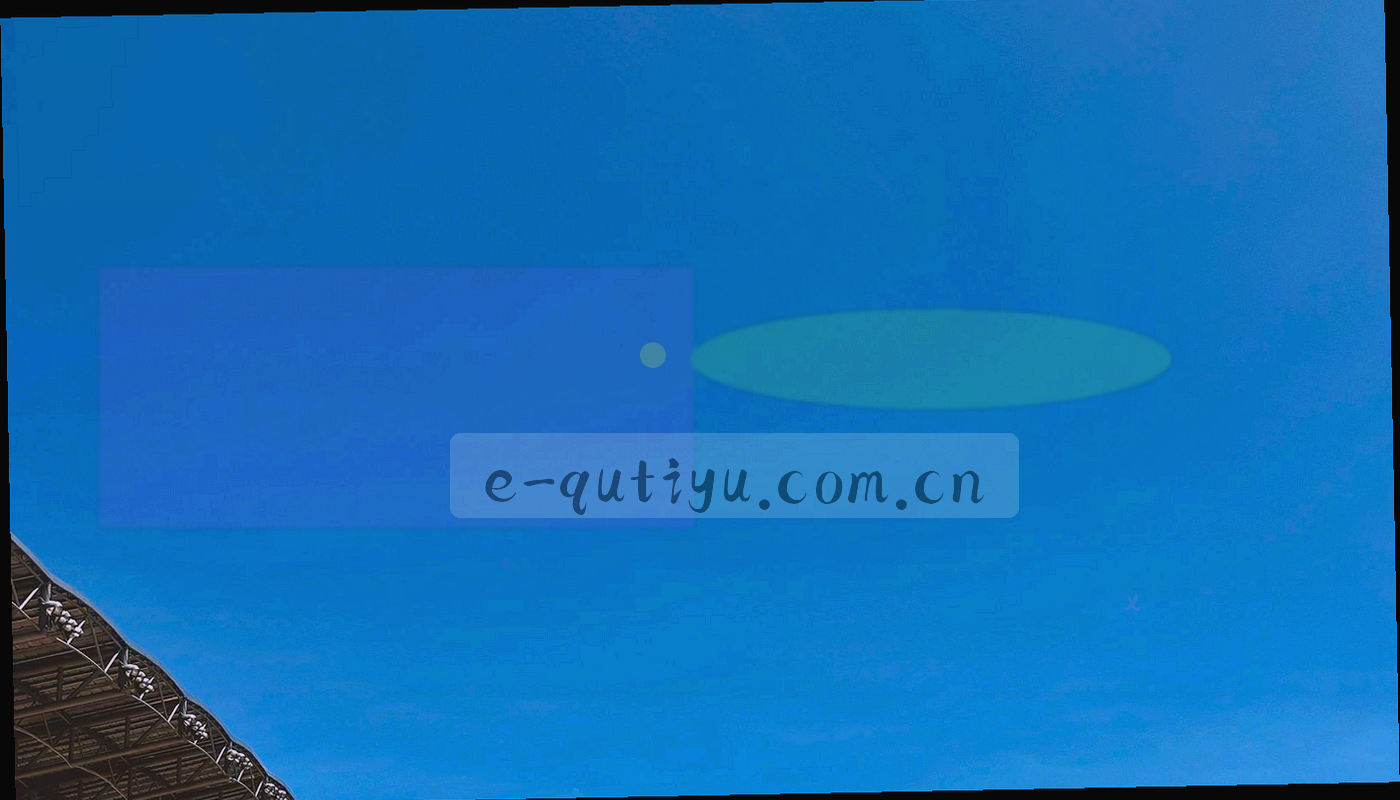 深墨蓝底色上叠加球场边线与规则网格纹理，橙色定位点标出数据落位